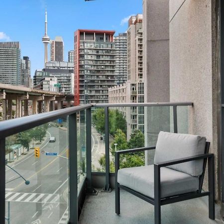 Cn Tower View With Free Parking, Pool, & More Amenities Toronto Buitenkant foto