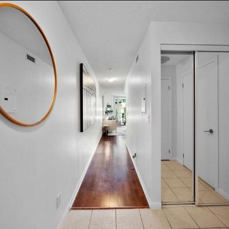 Cn Tower View With Free Parking, Pool, & More Amenities Toronto Buitenkant foto