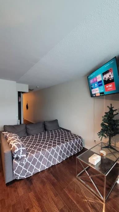Cn Tower View With Free Parking, Pool, & More Amenities Toronto Buitenkant foto